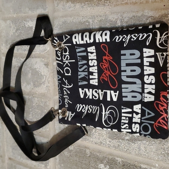 Alaska crossbody purse Light Weight Travel Bag - Picture 3 of 5